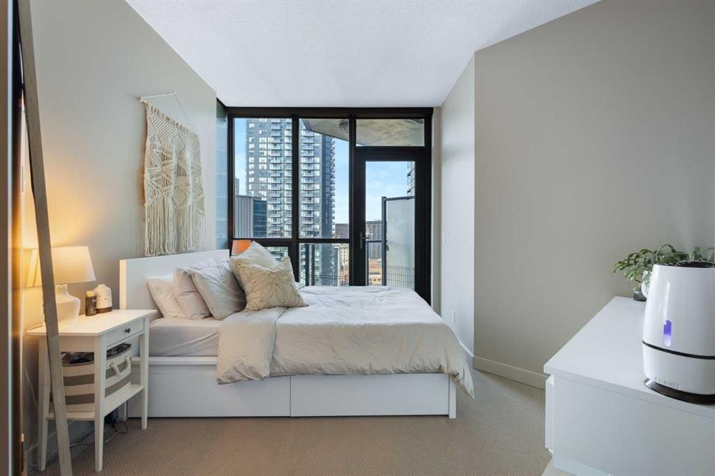 1902-220 12 Avenue Se, Calgary, AB - Indoor Photo Showing Bedroom