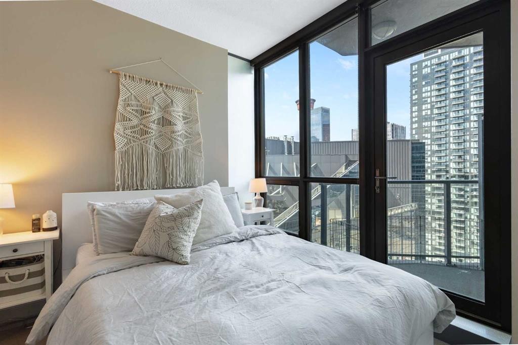 1902-220 12 Avenue Se, Calgary, AB - Indoor Photo Showing Bedroom