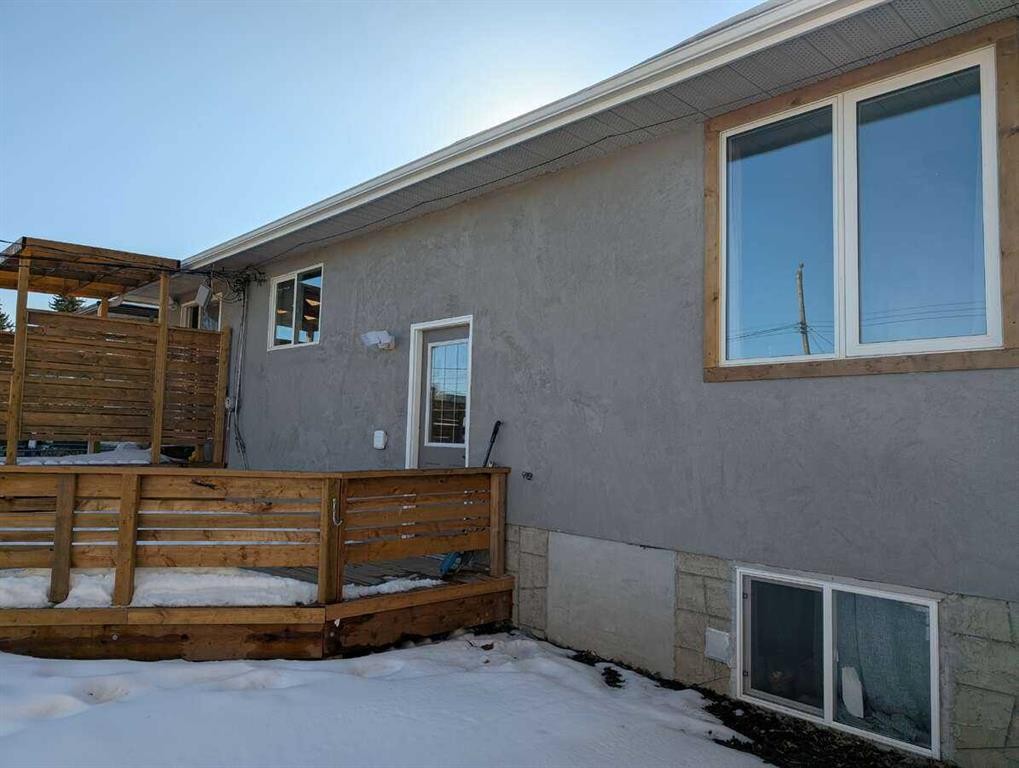 1106 39 Street Se, Calgary, AB - Outdoor With Exterior