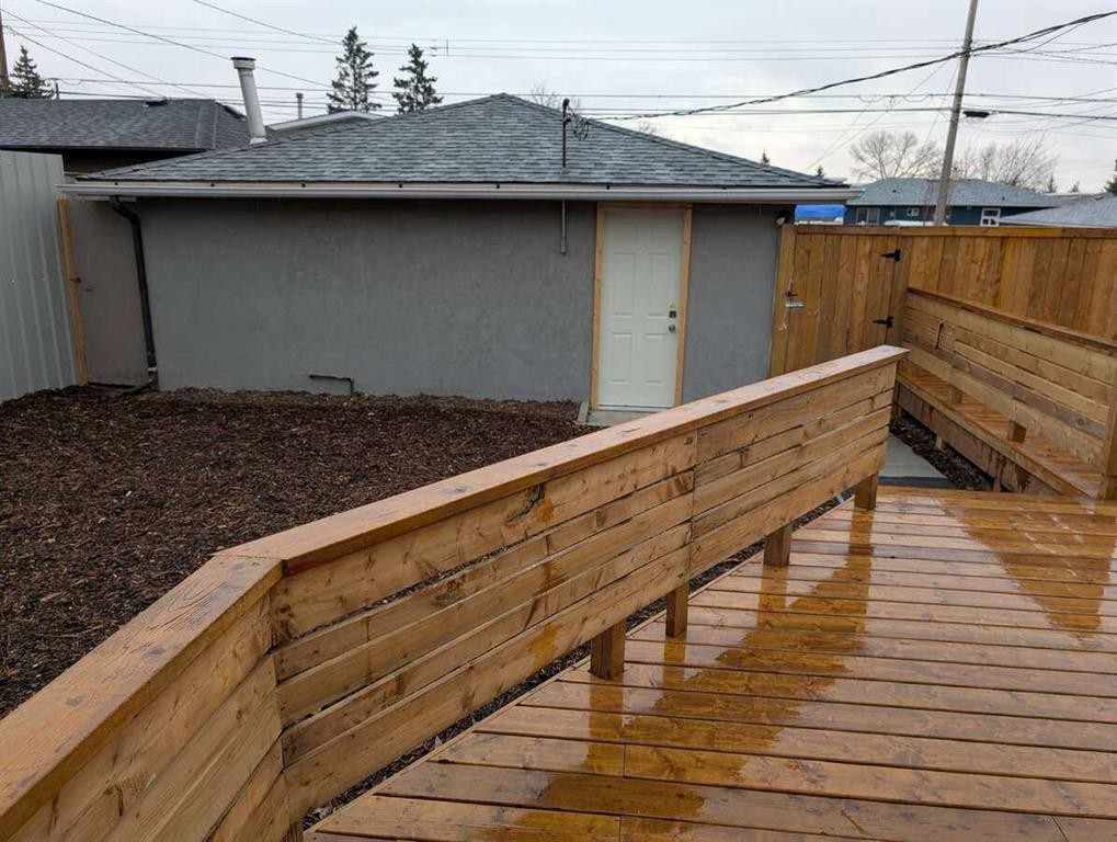 1106 39 Street Se, Calgary, AB - Outdoor With Exterior