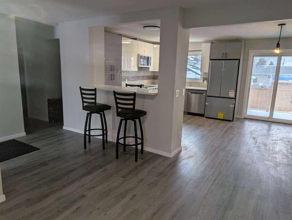 1106 39 Street Se, Calgary, AB - Indoor
