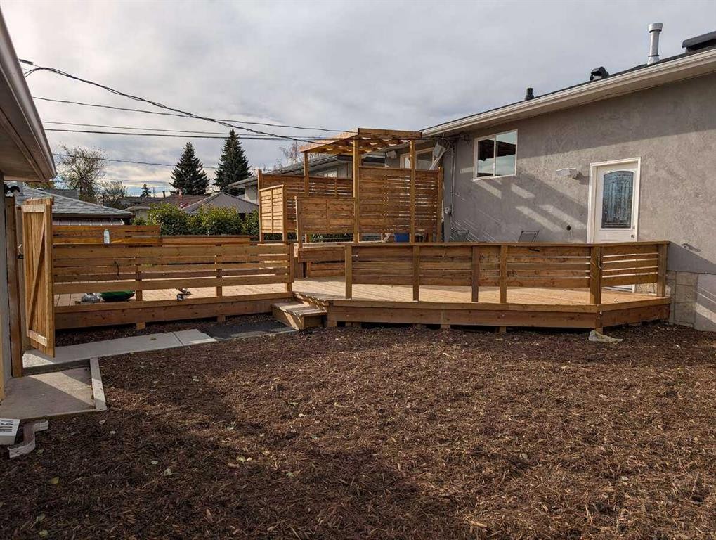 1106 39 Street Se, Calgary, AB - Outdoor With Deck Patio Veranda