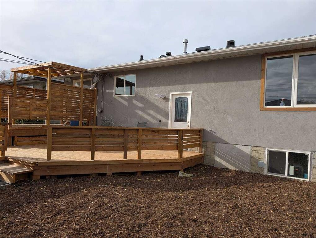 1106 39 Street Se, Calgary, AB - Outdoor With Exterior