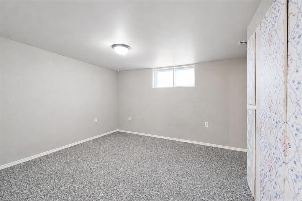 714 17 Avenue Nw, Calgary, AB - Indoor Photo Showing Other Room