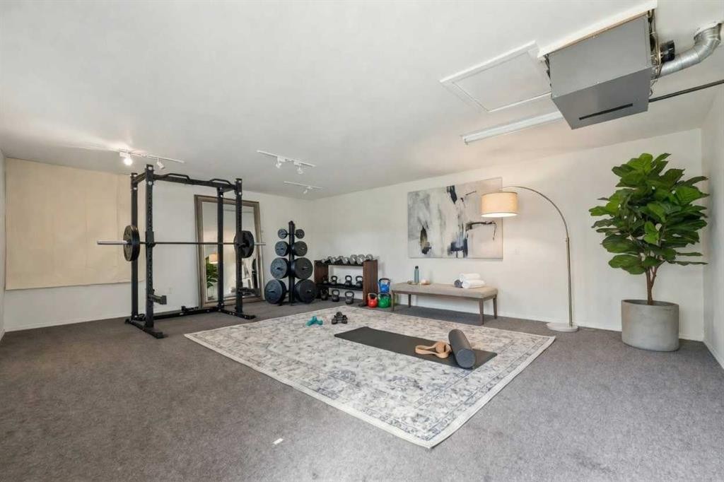 714 17 Avenue Nw, Calgary, AB - Indoor Photo Showing Gym Room