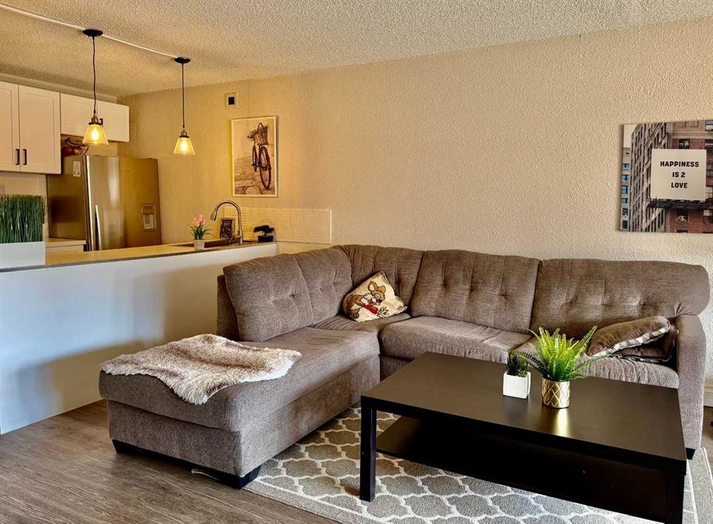 511-221 6 Avenue Se, Calgary, AB - Indoor Photo Showing Living Room