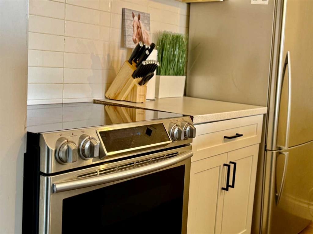 511-221 6 Avenue Se, Calgary, AB - Indoor Photo Showing Kitchen