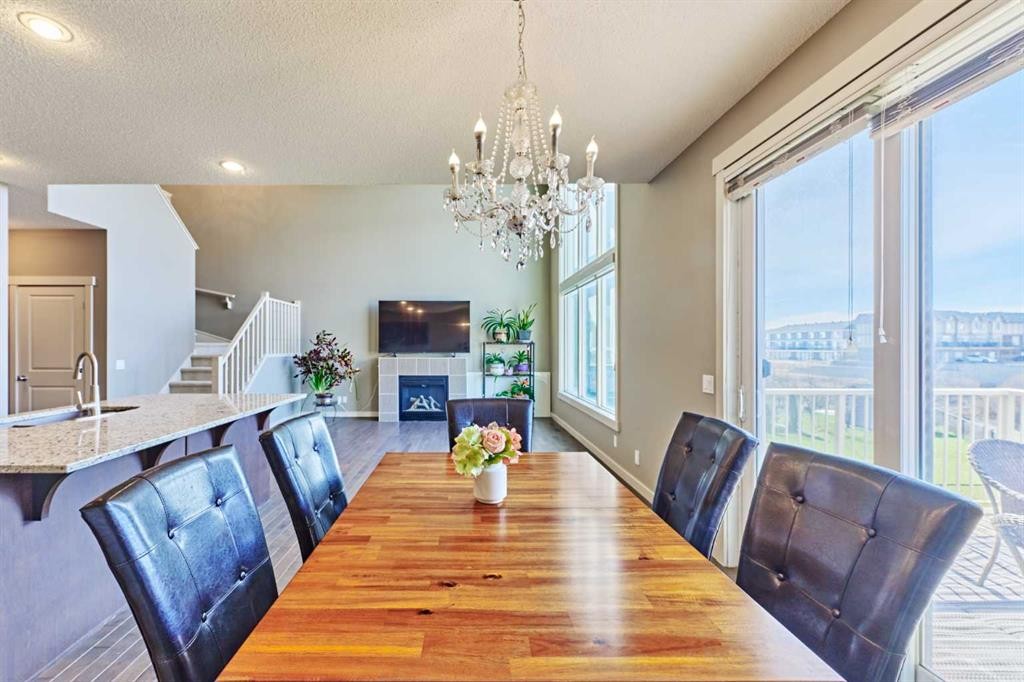 109 Sherwood Road Nw, Calgary, AB - Indoor Photo Showing Dining Room