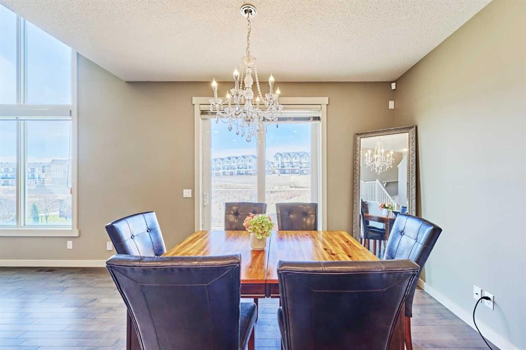 109 Sherwood Road Nw, Calgary, AB - Indoor Photo Showing Dining Room