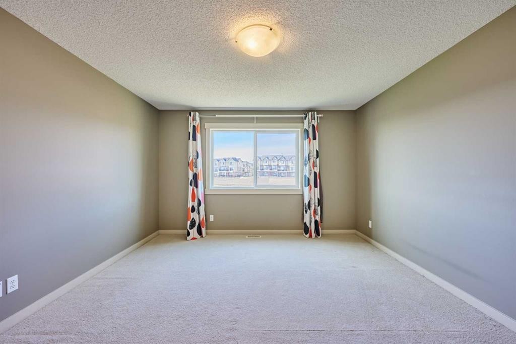 109 Sherwood Road Nw, Calgary, AB - Indoor