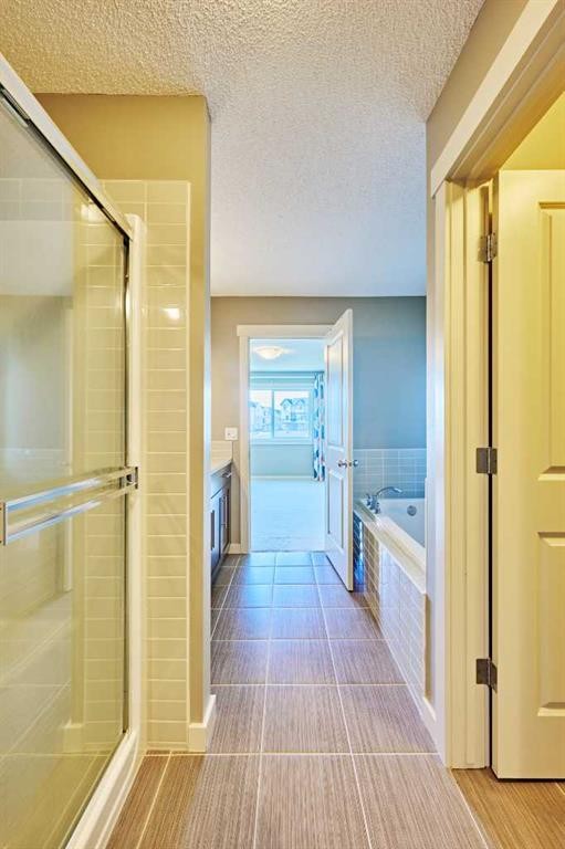 109 Sherwood Road Nw, Calgary, AB - Indoor Photo Showing Bathroom