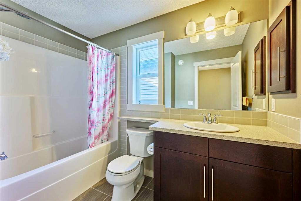 109 Sherwood Road Nw, Calgary, AB - Indoor Photo Showing Bathroom