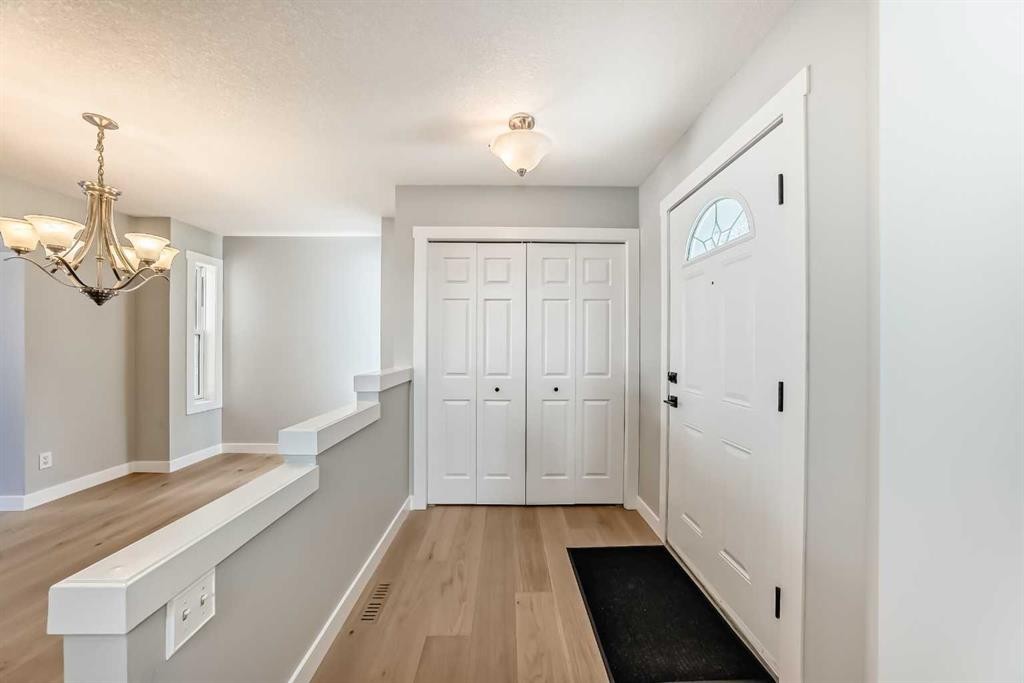 159 Citadel Peak Circle Nw, Calgary, AB - Indoor Photo Showing Other Room