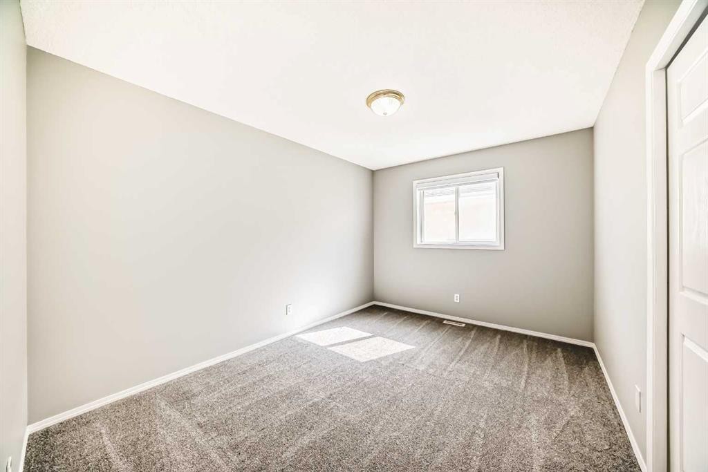 159 Citadel Peak Circle Nw, Calgary, AB - Indoor Photo Showing Other Room