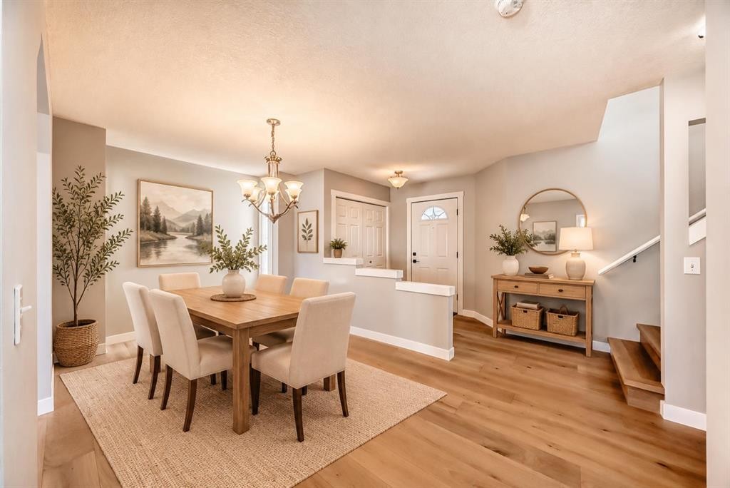 159 Citadel Peak Circle Nw, Calgary, AB - Indoor Photo Showing Dining Room