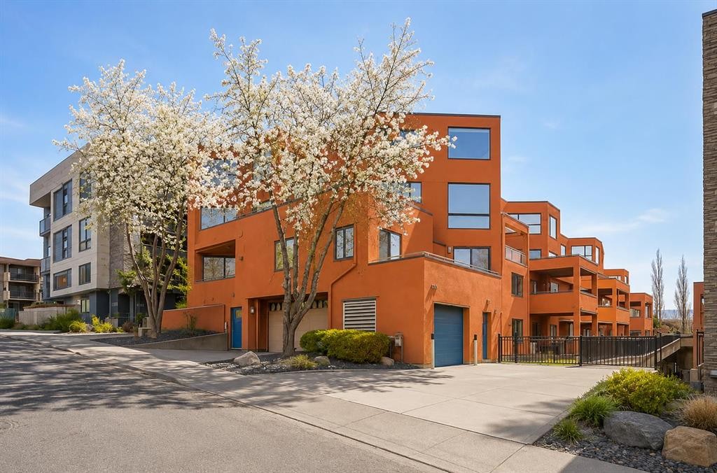 403-718 5 Street Ne, Calgary, AB - Outdoor