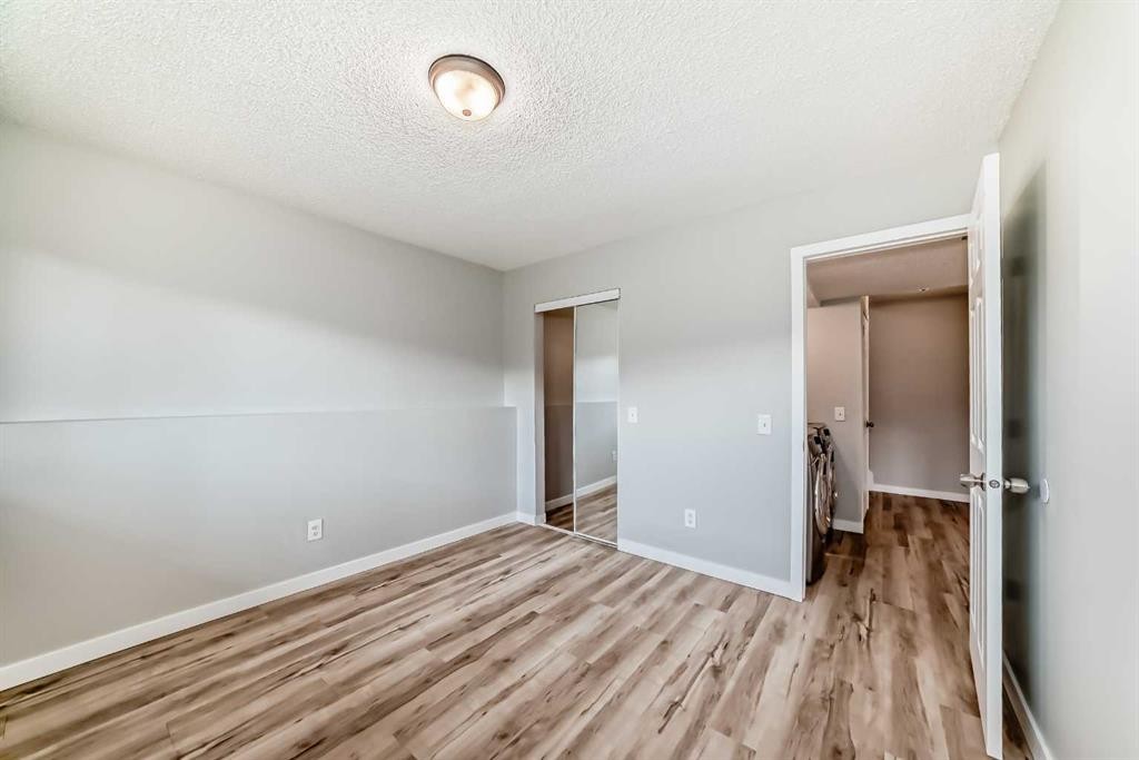 F-903 44 Street Se, Calgary, AB - Indoor Photo Showing Other Room