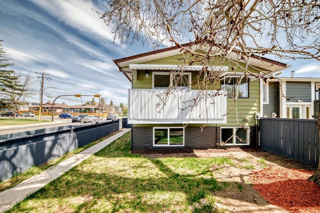 F-903 44 Street Se, Calgary, AB - Outdoor