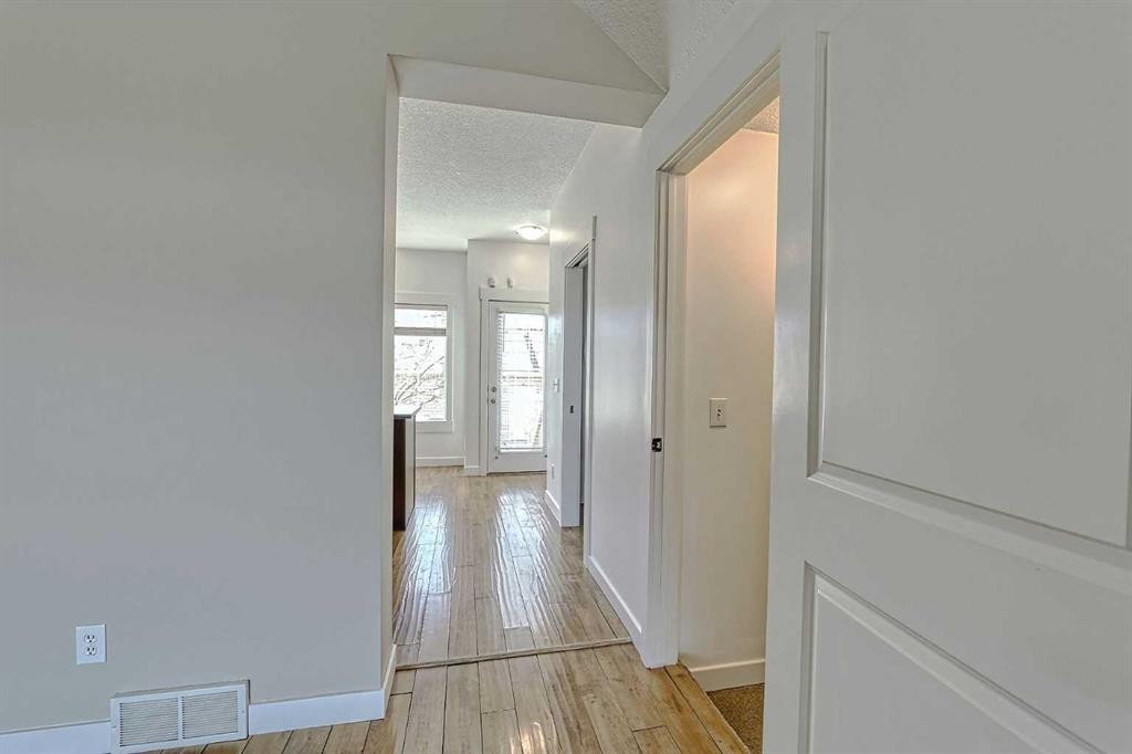 179 Rainbow Falls Drive, Chestermere, AB - Indoor Photo Showing Other Room