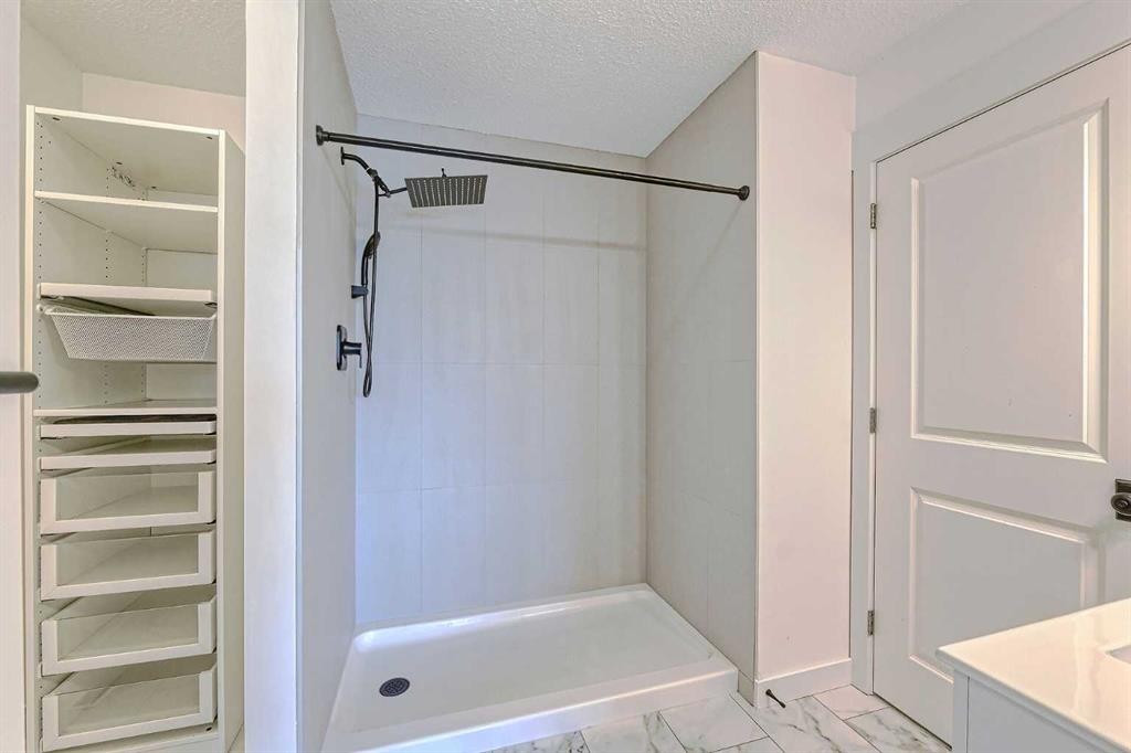 179 Rainbow Falls Drive, Chestermere, AB - Indoor Photo Showing Other Room