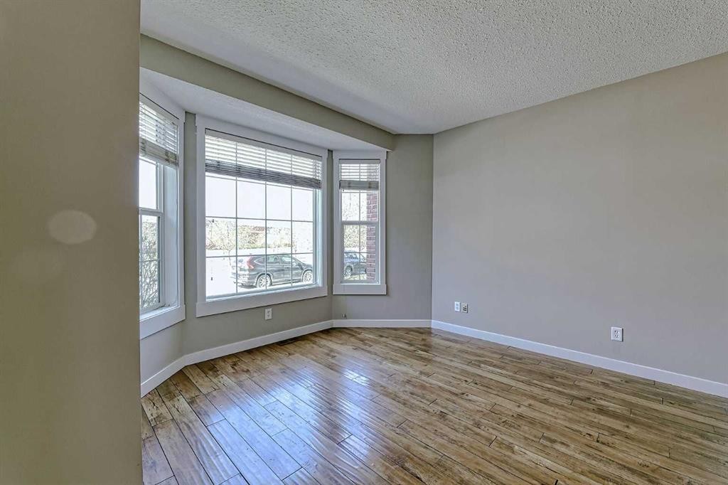 179 Rainbow Falls Drive, Chestermere, AB - Indoor Photo Showing Other Room