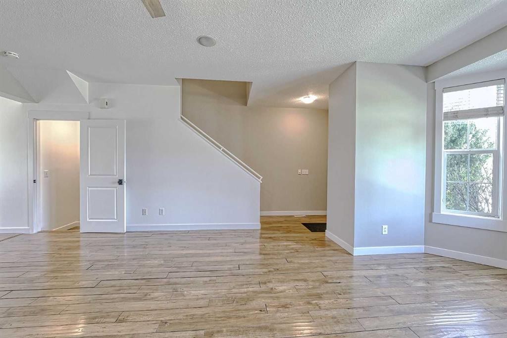 179 Rainbow Falls Drive, Chestermere, AB - Indoor Photo Showing Other Room