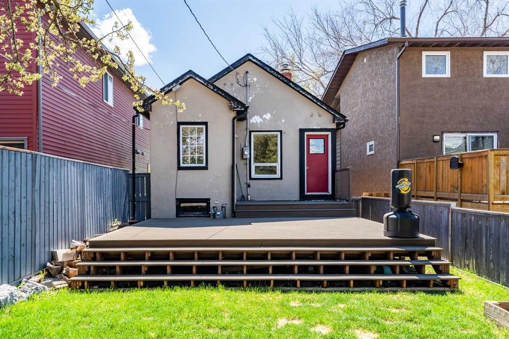 224 30 Avenue Ne, Calgary, AB - Outdoor