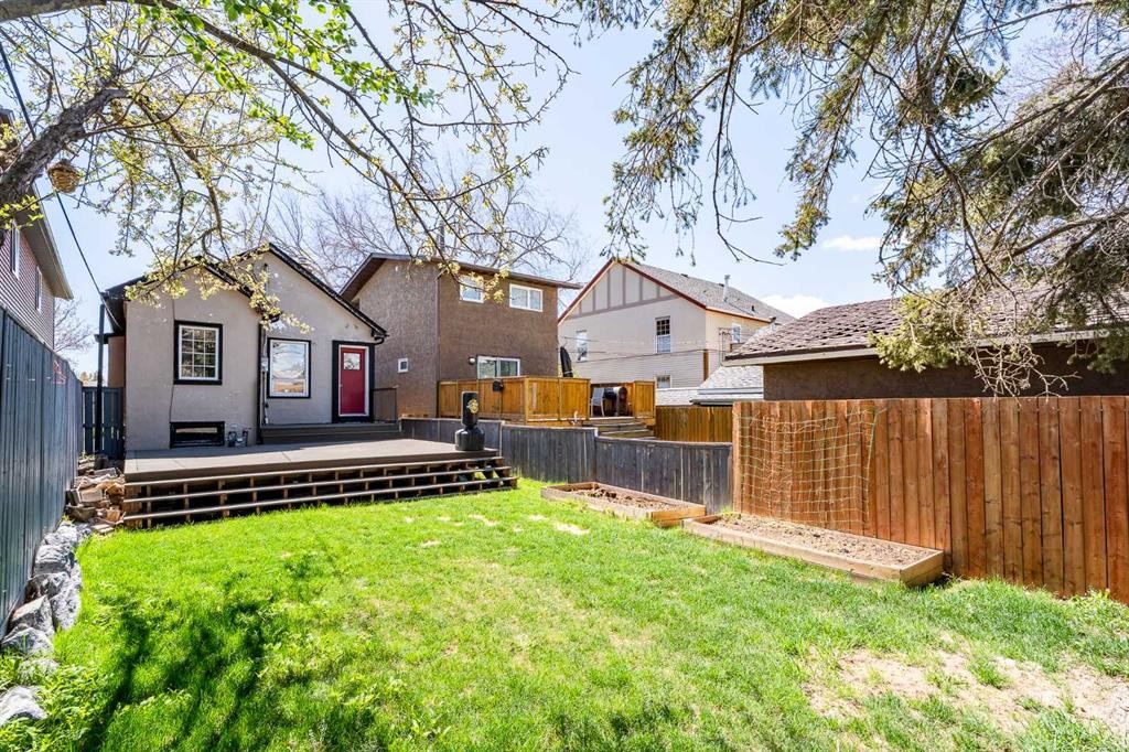 224 30 Avenue Ne, Calgary, AB - Outdoor With Deck Patio Veranda
