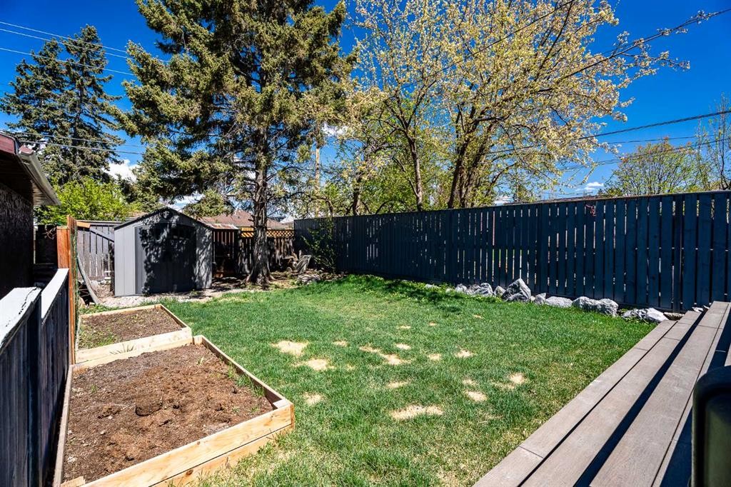 224 30 Avenue Ne, Calgary, AB - Outdoor