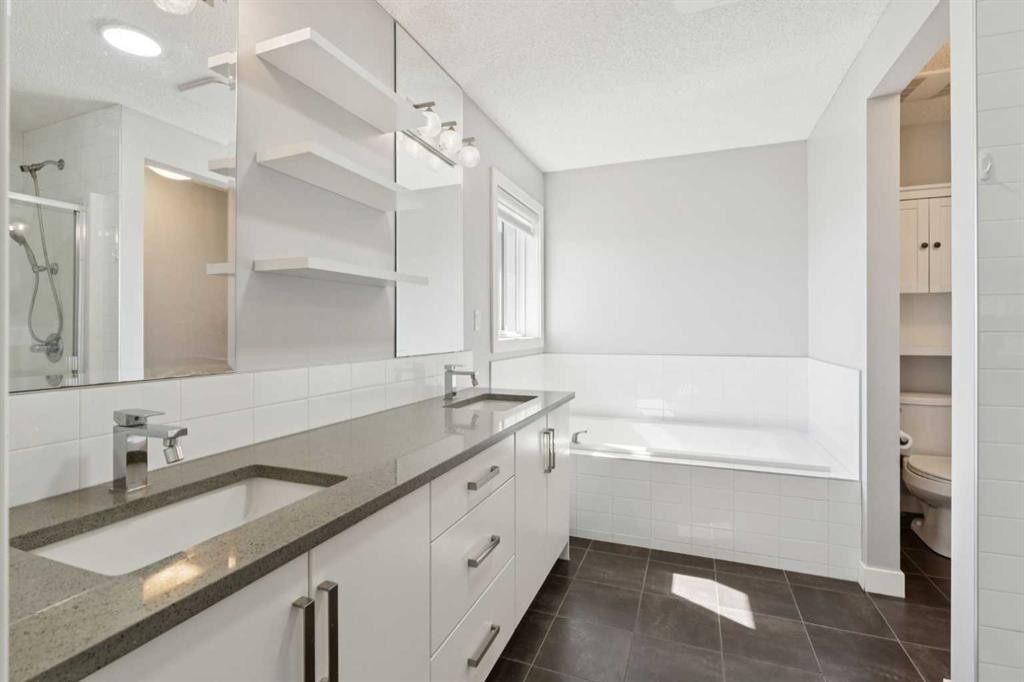 52 Mahogany Way Se, Calgary, AB - Indoor Photo Showing Bathroom