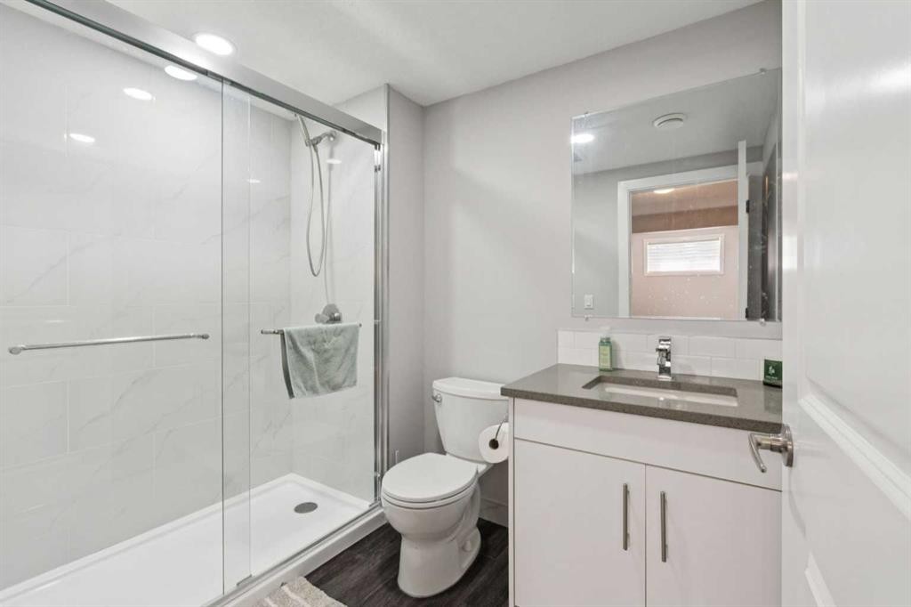 52 Mahogany Way Se, Calgary, AB - Indoor Photo Showing Bathroom