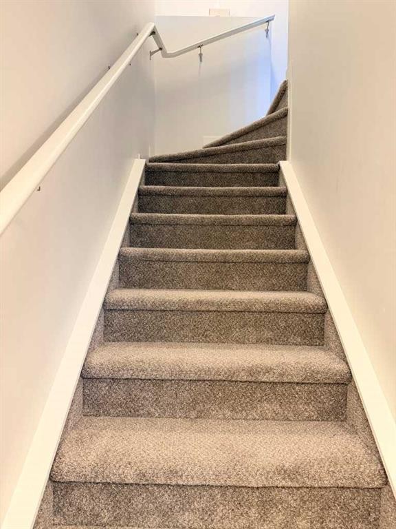 450 Seton Circle Se, Calgary, AB - Indoor Photo Showing Other Room