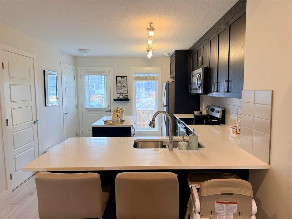 450 Seton Circle Se, Calgary, AB - Indoor