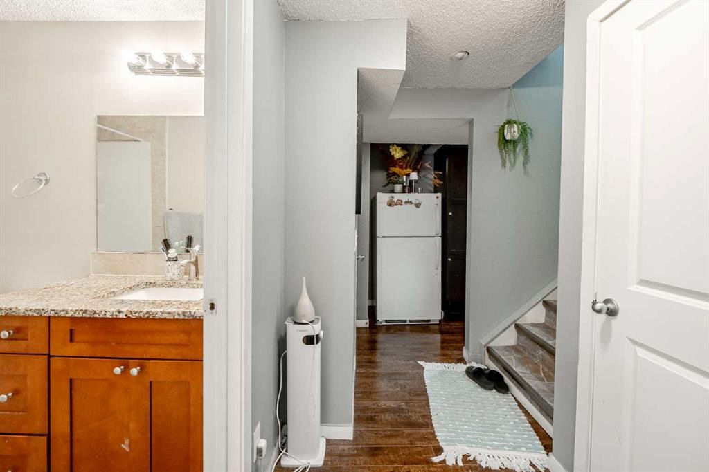 482 Skyview Ranch Way Ne, Calgary, AB - Indoor Photo Showing Living Room
