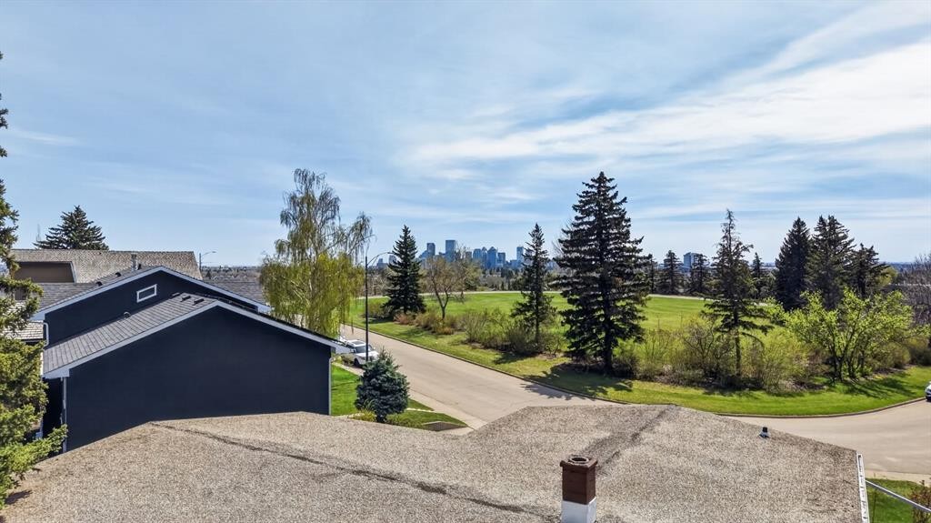 26 Cardiff Place Nw, Calgary, AB - Outdoor With View