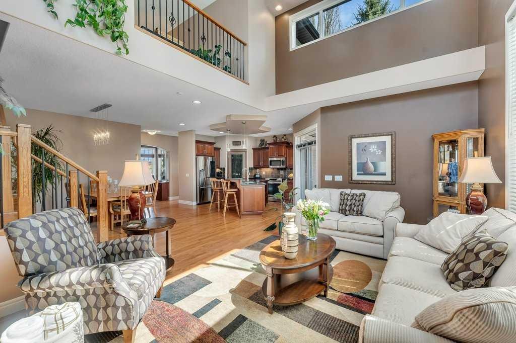 101 Valley Creek Place Nw, Calgary, AB - Indoor Photo Showing Living Room