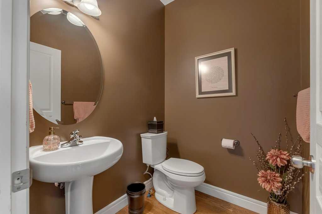 101 Valley Creek Place Nw, Calgary, AB - Indoor Photo Showing Bathroom