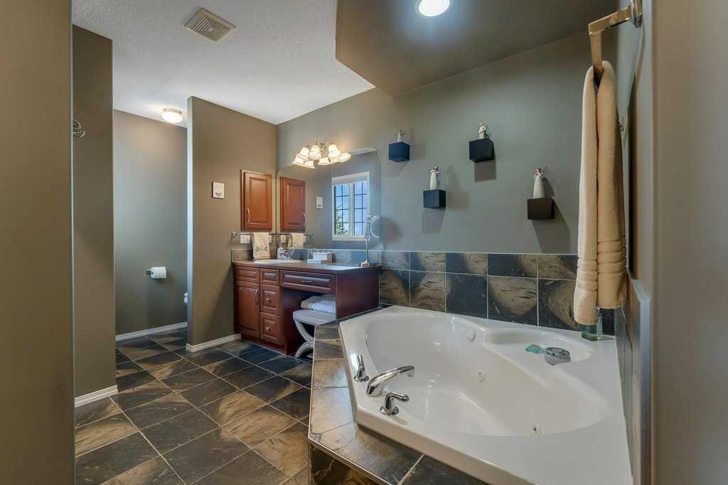 101 Valley Creek Place Nw, Calgary, AB - Indoor Photo Showing Bathroom