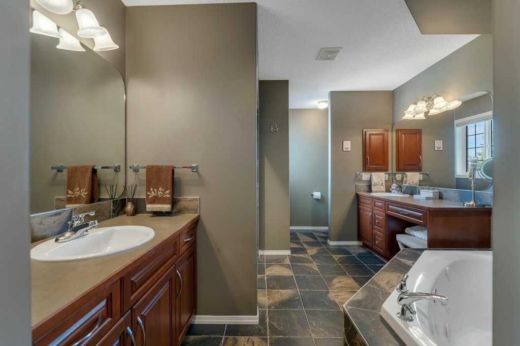 101 Valley Creek Place Nw, Calgary, AB - Indoor Photo Showing Bathroom