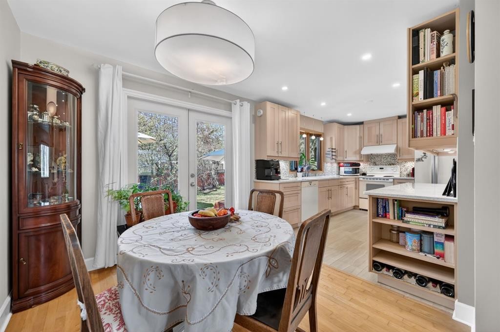 3811 24 Street Nw, Calgary, AB - Indoor Photo Showing Dining Room