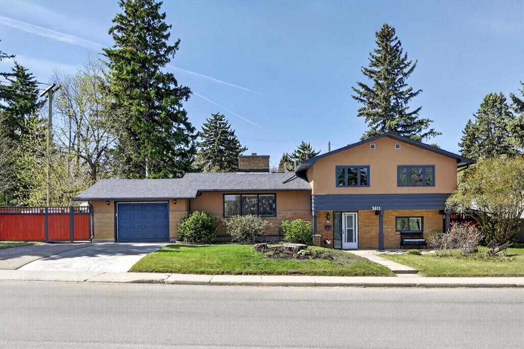 3811 24 Street Nw, Calgary, AB - Outdoor With Facade