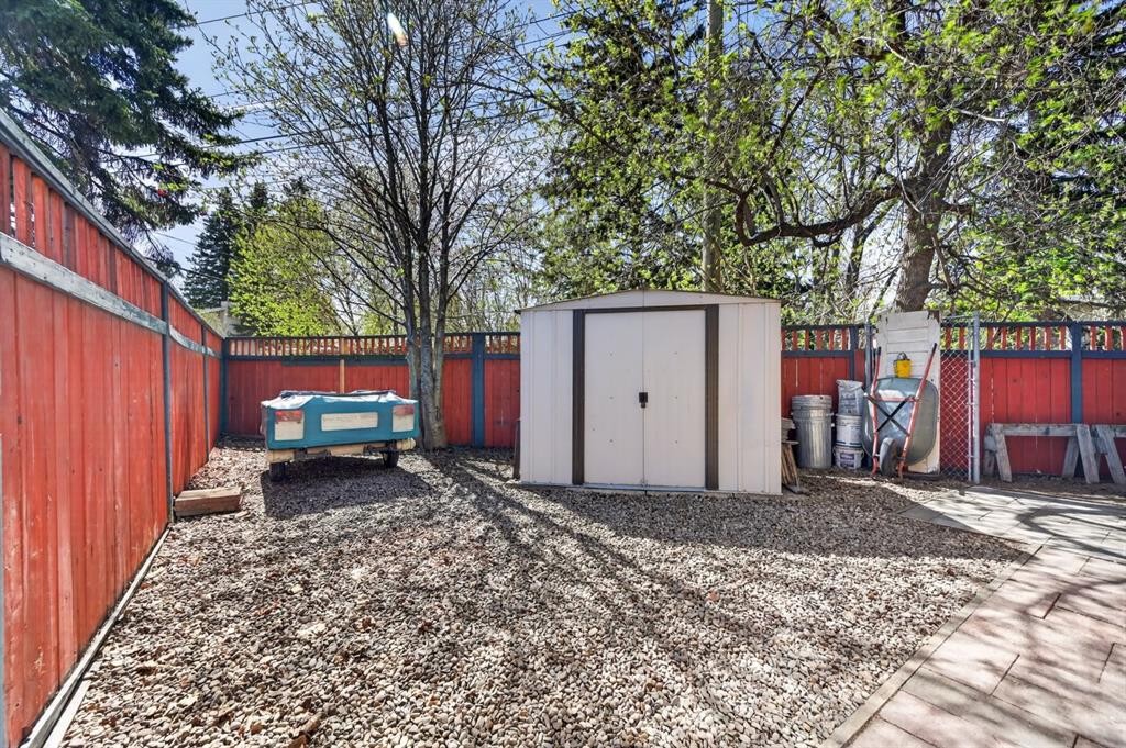 3811 24 Street Nw, Calgary, AB - Outdoor