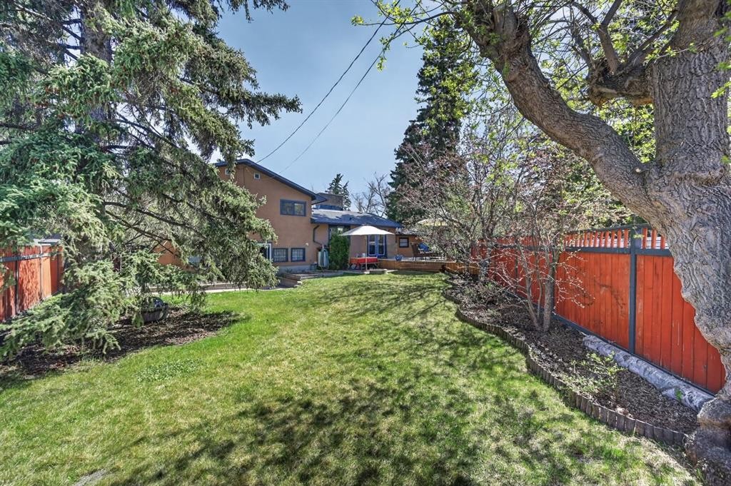 3811 24 Street Nw, Calgary, AB - Outdoor