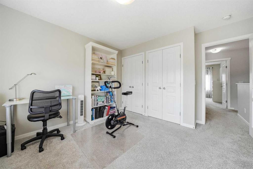 8112 Masters Boulevard Se, Calgary, AB - Indoor Photo Showing Other Room