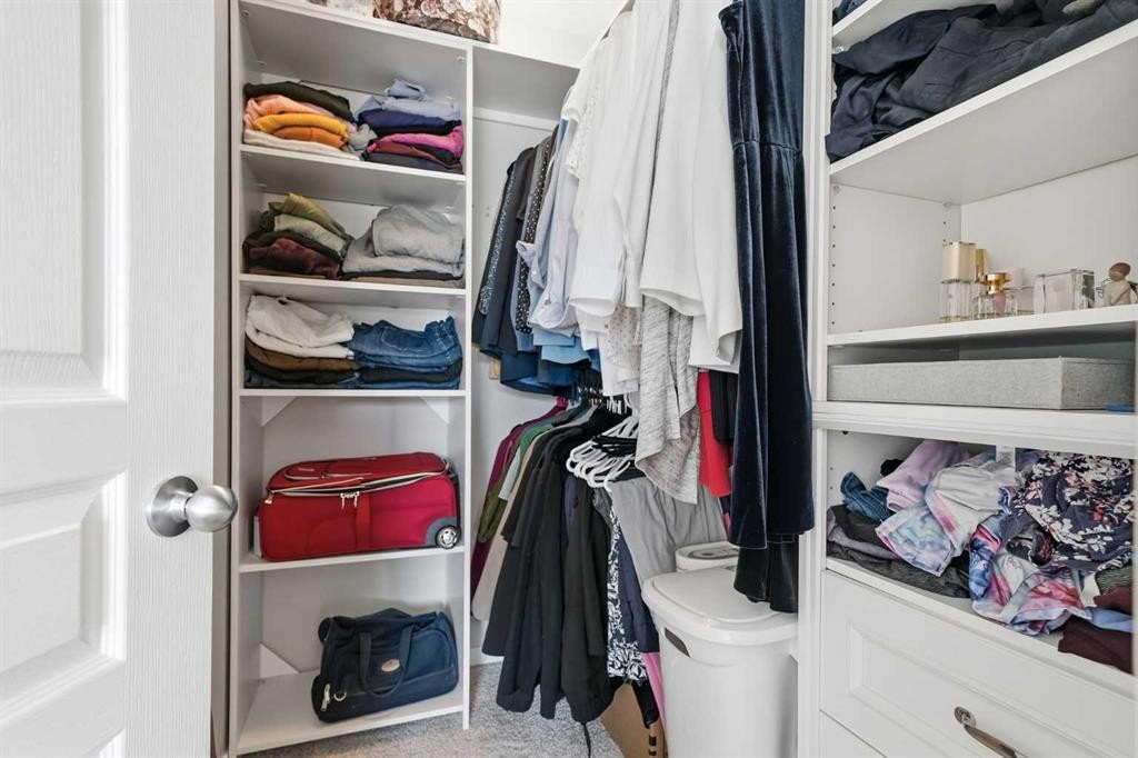 8112 Masters Boulevard Se, Calgary, AB - Indoor With Storage