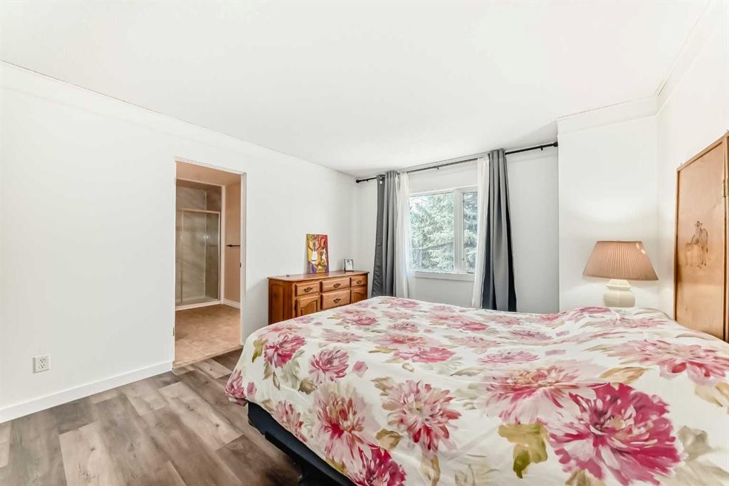 8-714 Willow Park Drive Se, Calgary, AB - Indoor Photo Showing Bedroom