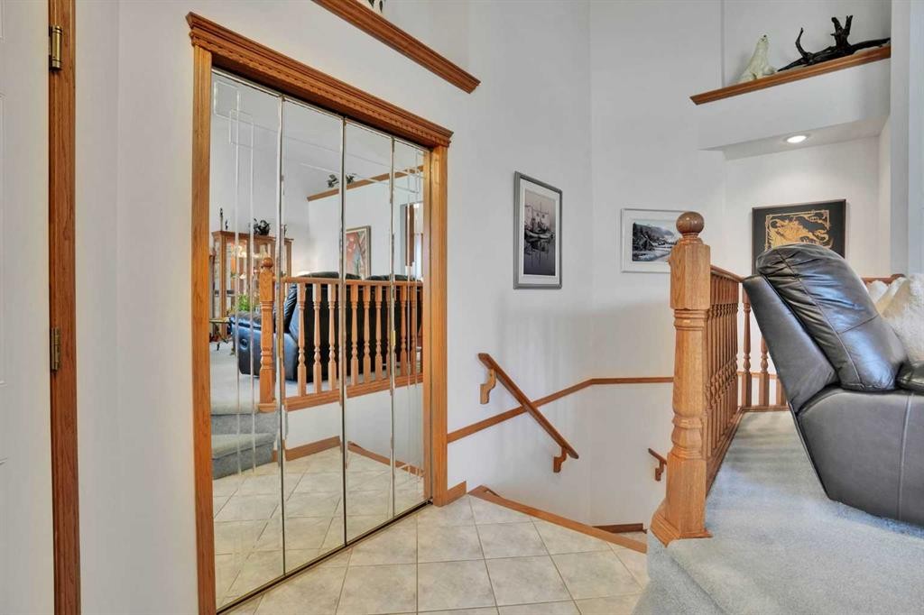 82 Valley Ridge Point Nw, Calgary, AB - Indoor Photo Showing Other Room