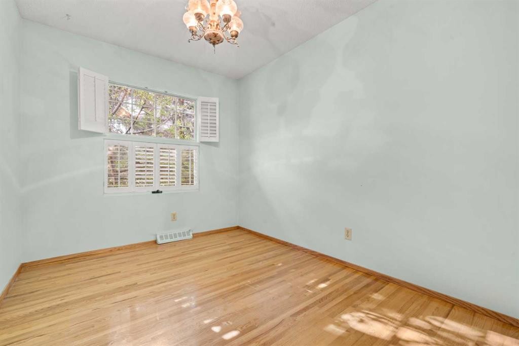 444 Woodland Crescent Se, Calgary, AB - Indoor Photo Showing Other Room