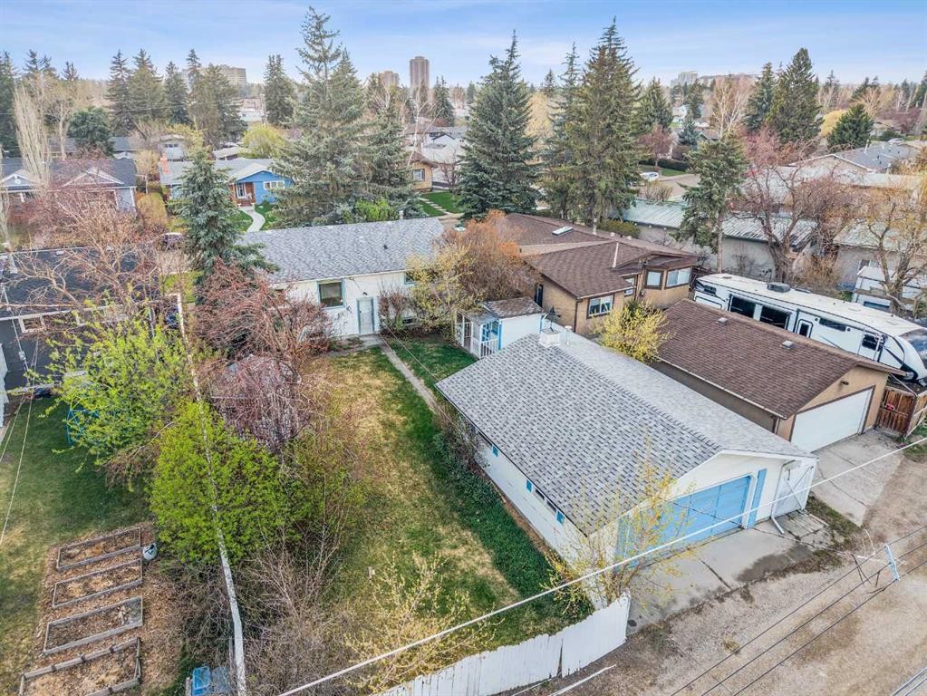 444 Woodland Crescent Se, Calgary, AB - Outdoor