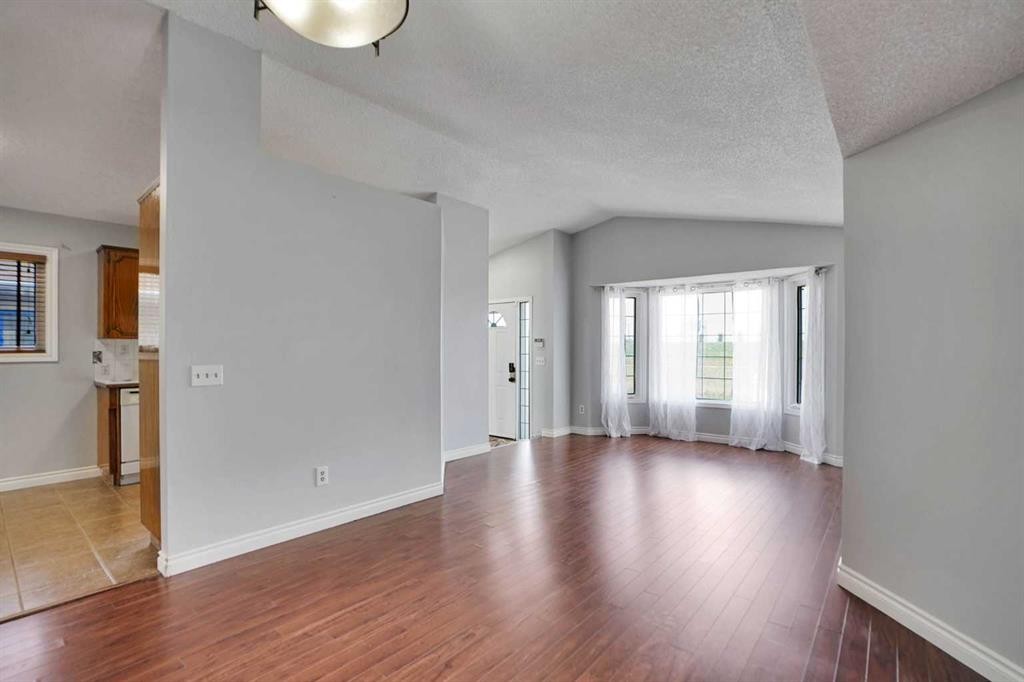 336 Whitworth Way Ne, Calgary, AB - Indoor Photo Showing Other Room